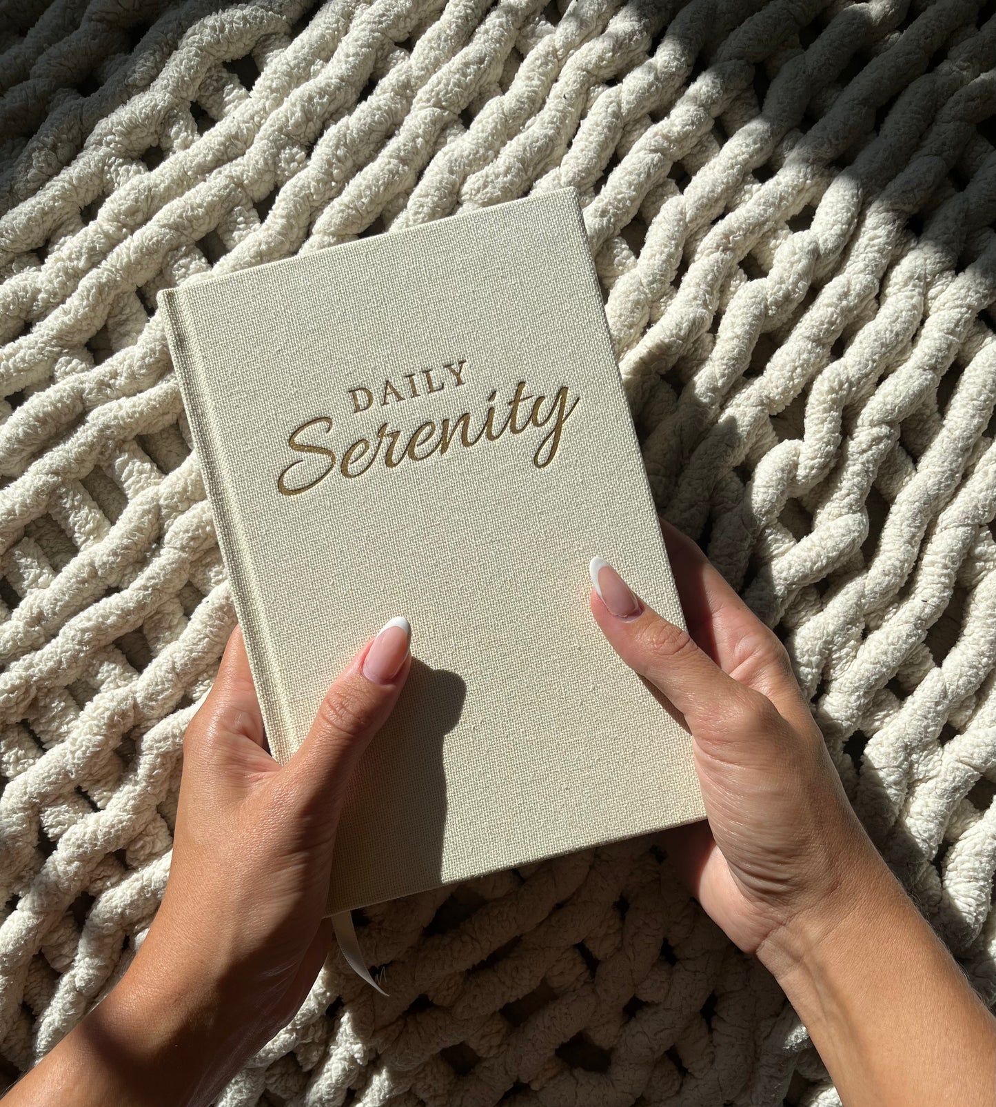 The Daily Serenity Journal: 90 Days of Reflection & Healing in Sobriety